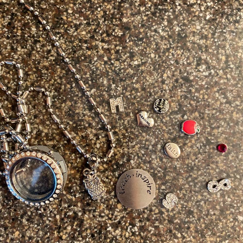Two Lockets/Pendants - Picture 3 of 5
